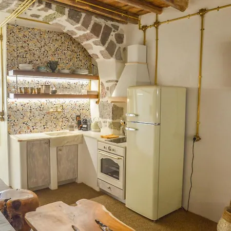 Traditional Sirma In Appartement Klima (Milos)